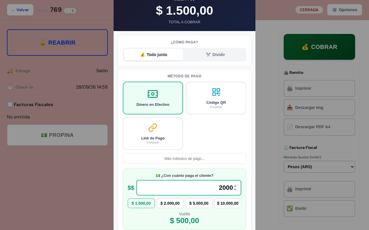 Pantalla de cobro con Efectivo elegido y el vuelto calculado